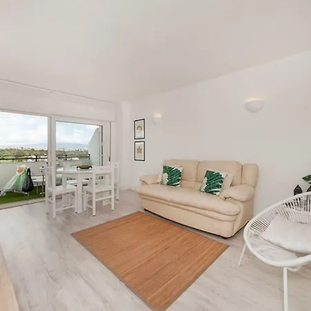 Апартаменты Lovelystay - White House Loft - Vau Портиман